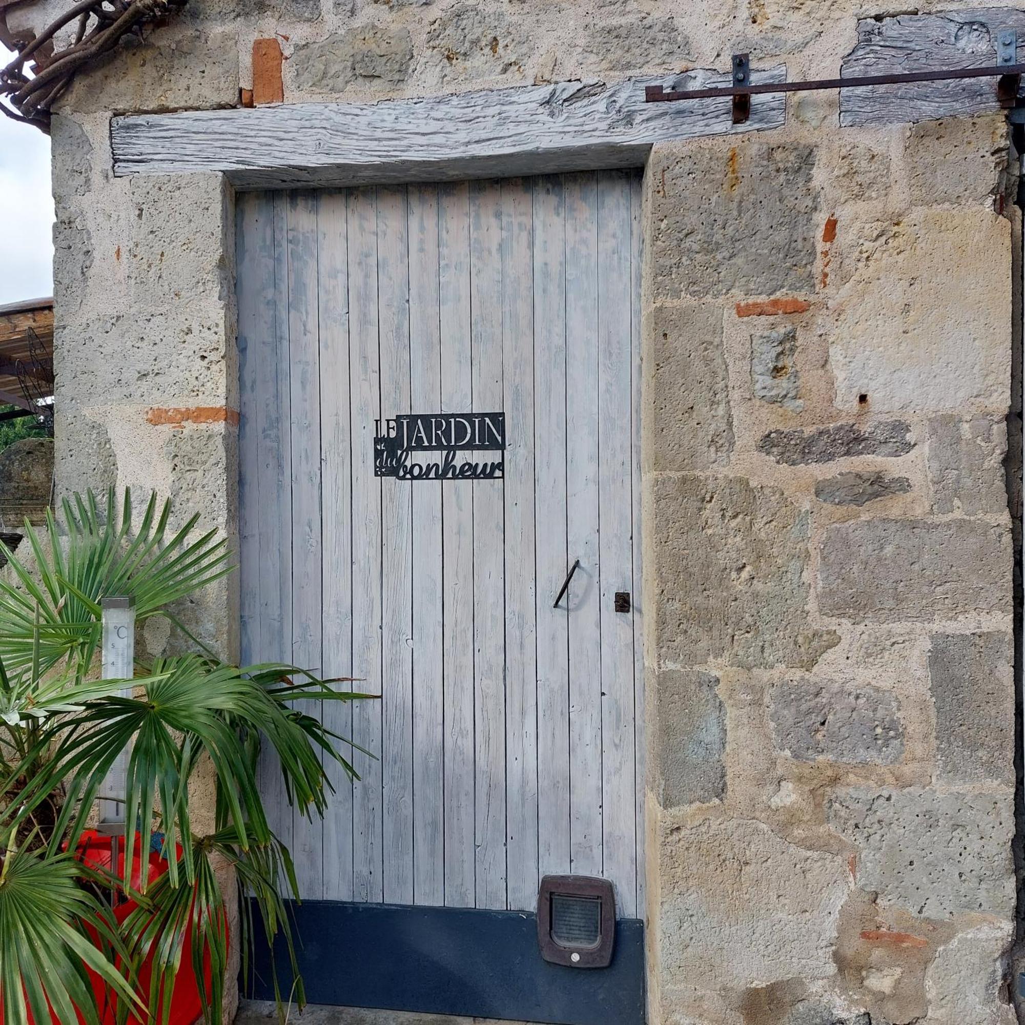 Au Bonheur D'Alphonse Panzió Lusignan-Petit Kültér fotó